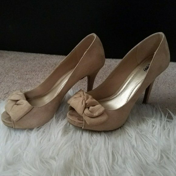 Nude suede open toe heels with bow - Picture 5 of 7